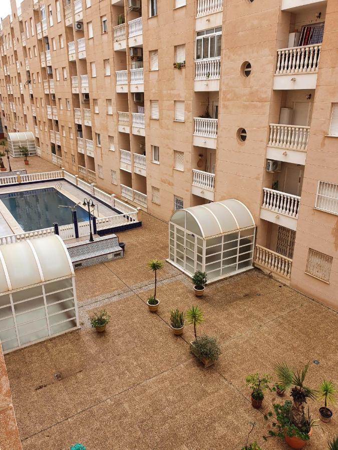Apartment Close To All Amenities Torrevieja Exterior foto